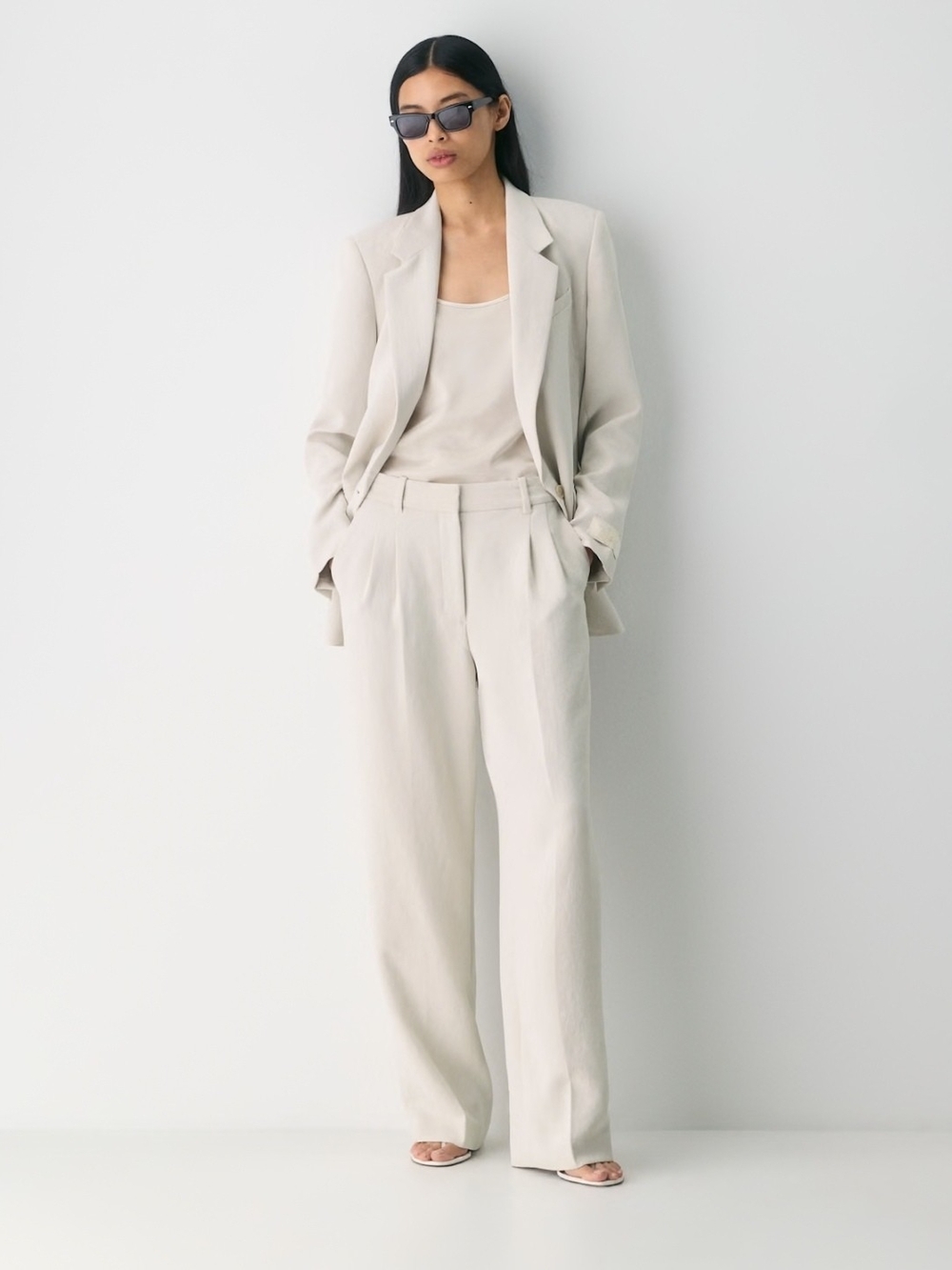 Aritzia The Effortless Pant™ - Crepette™ size 12 Metropolis Beige